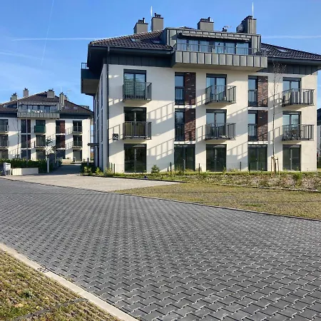 Apartment Idylla Z Ogrodem Przy Jeziorze I Tylko 500 M Do Morza Dziwnów